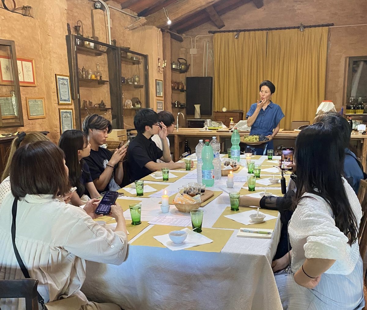 大学生のみなさんと楽しんだ、モデナのバルサミコ酢体験